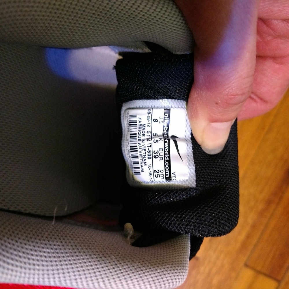 Nike Air Max Size 8 - image 3